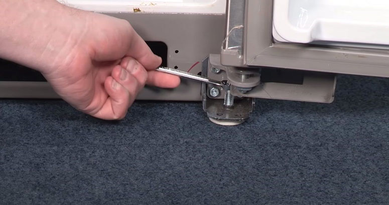 تراز نبودن یخچال