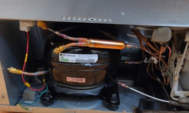 ارتباط خراب شدن کمپرسور و برق داشتن بدنه یخچال