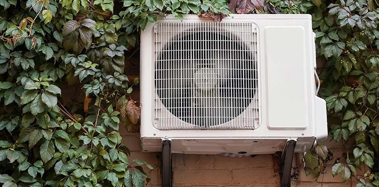 محیط اطراف یونیت خارجی کولر گازی را تمیز کنید