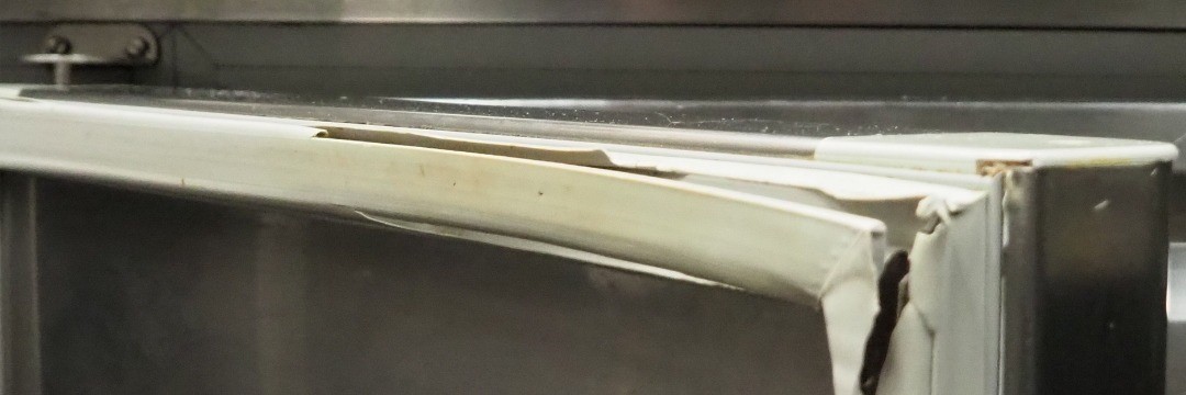 خراب شدن لاستیک دور درب یخچال