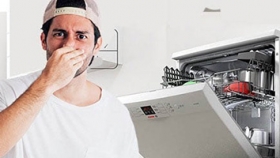 آموزش دلایل بوی بد ظرفشویی و راهکارهای رفع آن